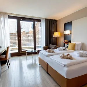4* Otel Lion's Garden